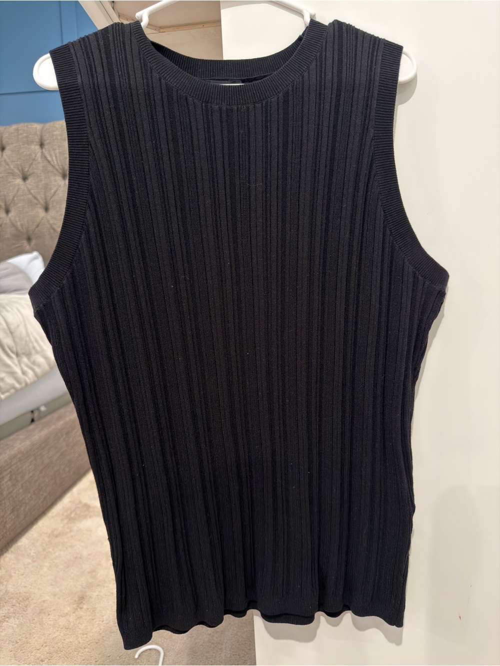 Men’s H&M Black Ribbed Sleeveless Knit Tank- L - Picture 2 of 4